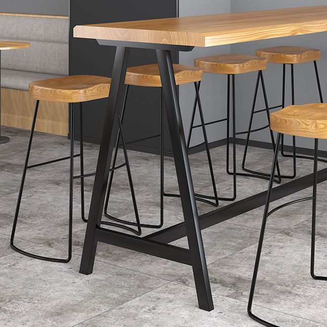 Tavolo da pranzo in legno in legno di pino tavolo da pranzo industriale bar con base di cavalletto nero