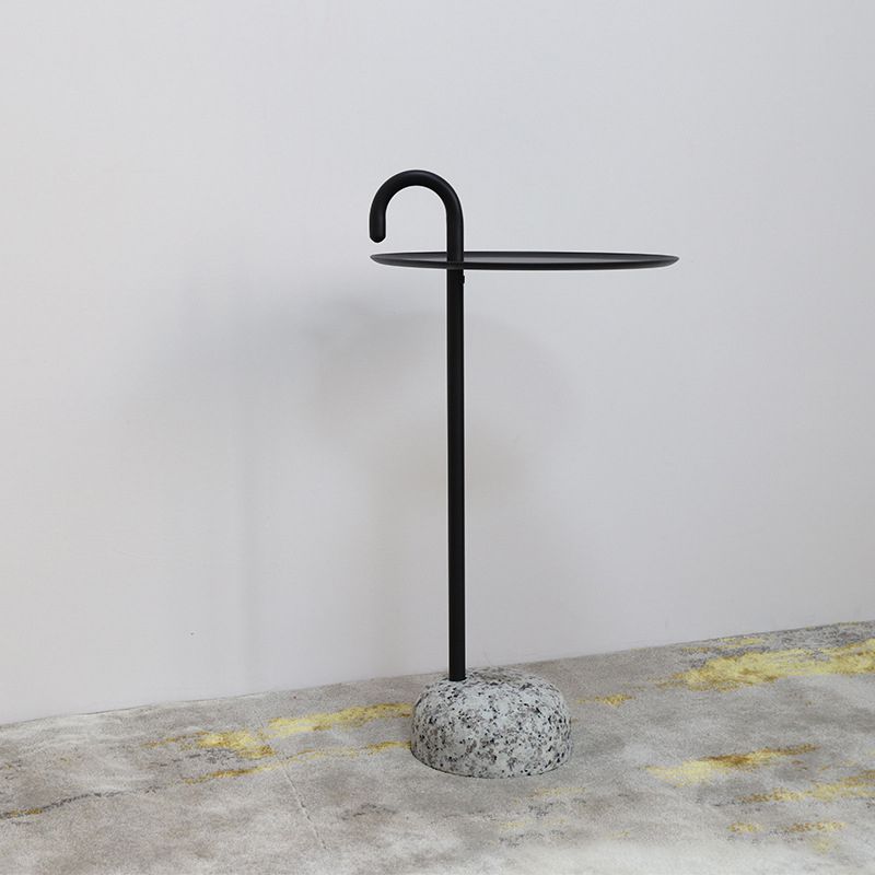 中世紀のメタルラウンドトップサイドテーブル27 "高さの台座エンドテーブル