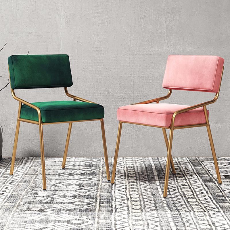 Zeitgenössischer Esstuhl offener gepolsterter Stuhl im matten Finish offen