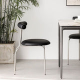 Cuisine Open arrière chaise de salle à manger maison