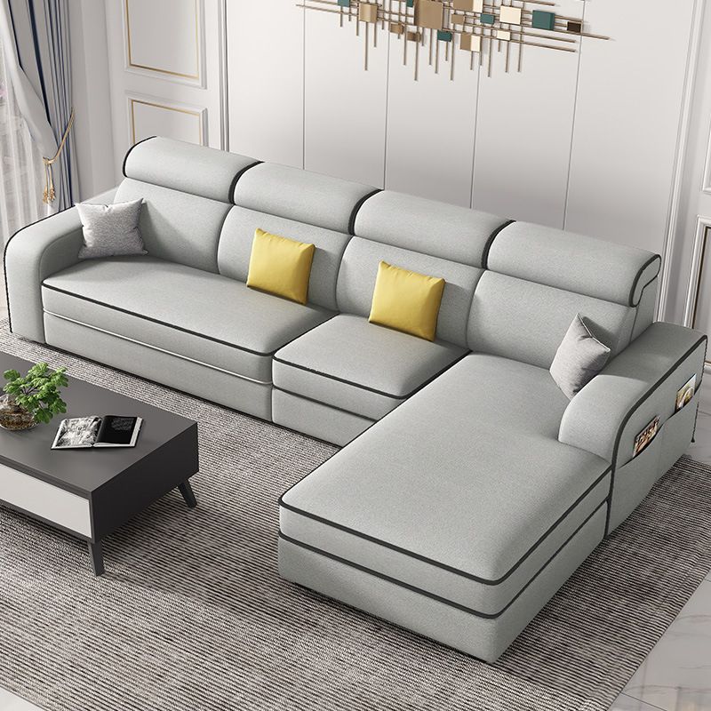 Scandinavo a forma di L sezionale con braccio quadrato e spazio per quattro persone