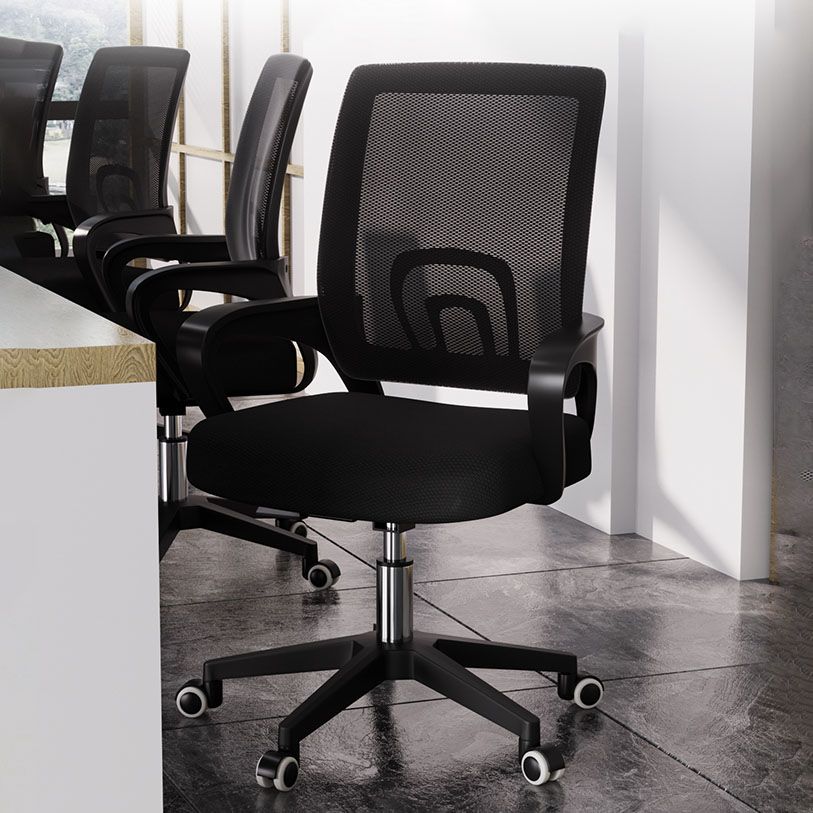 Moderne stijl bureau stoel vaste armen midden achterkant ergonomische taakstoel met wielen