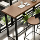 Juego de mesa de bar rectangular industrial, mesa de bar y taburetes de metal y madera maciza, 1/4 Uds.