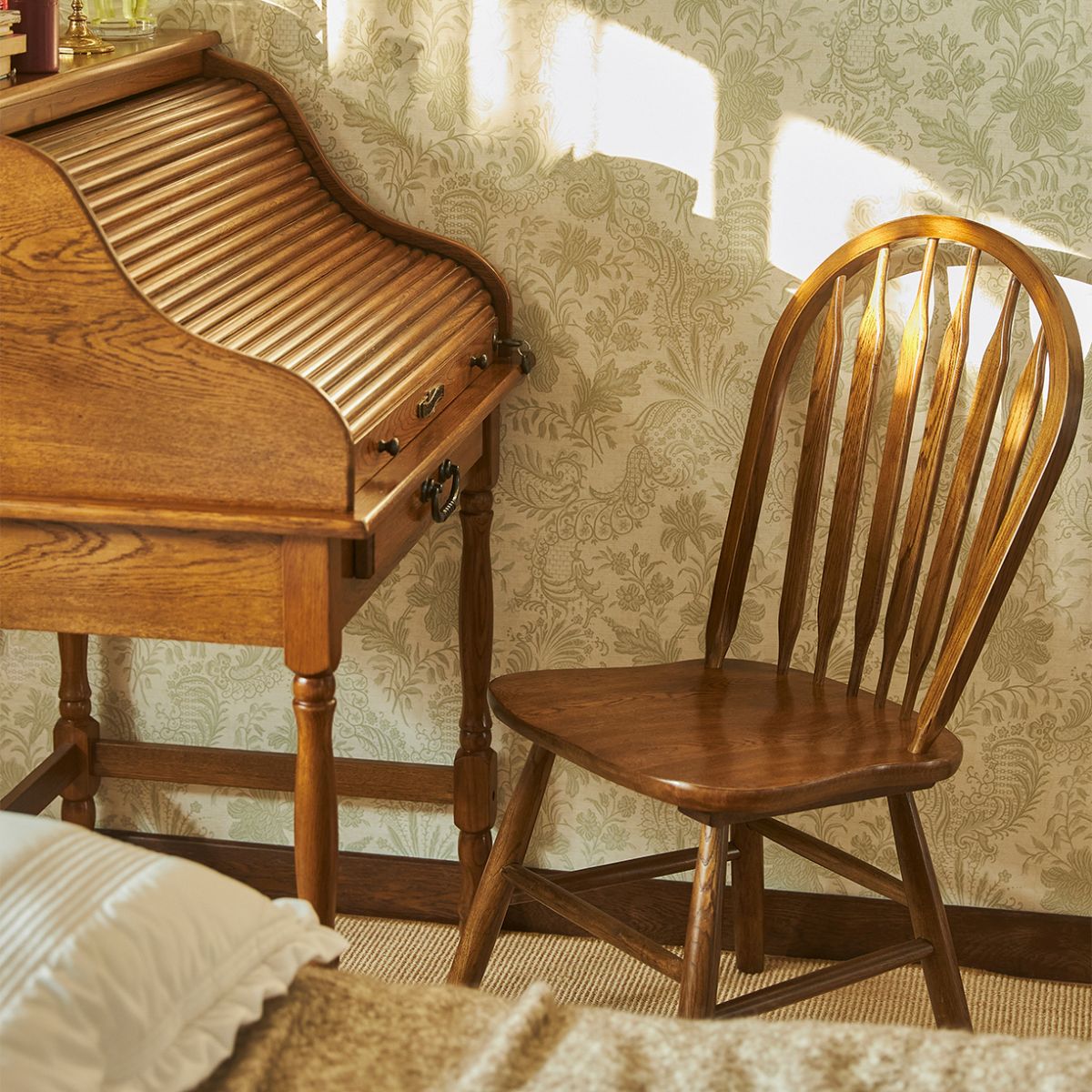 Traditional Style Dining Chair Solid Wood Windsor Back Side Chair for Home Clearhalo ' kitchen&dining_furn' 'Dining Chairs' 'Dining Tables & Seating' 'dining_chair' 'furn' 'furn_dining_chair' 'Furniture' 'furniture_dining_chair' 'Kitchen & Dining Furniture' 'kitchen' 1200x1200_cc61259f-00cf-4fdb-a15e-9e51fba98924