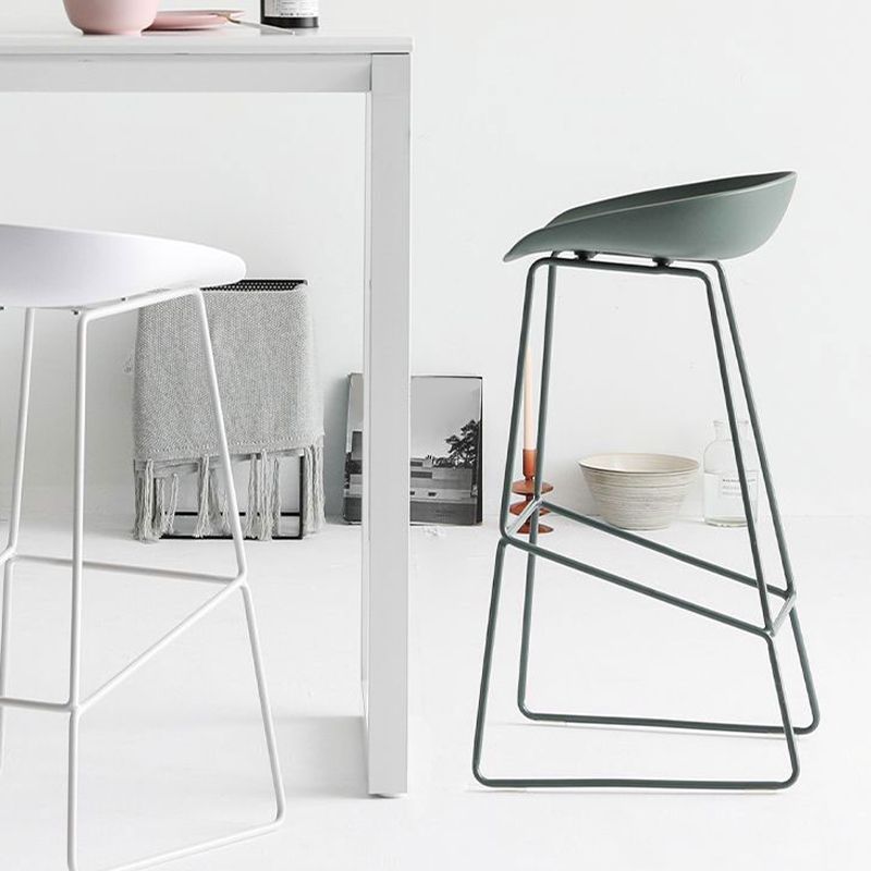 Sgabelli da bar di sedile per sede di plastica scandinavo bristol con base di ferro