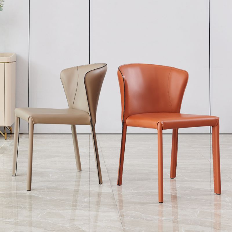 Silla de comedor moderna de comedor con brazos con patas de metal para cocina