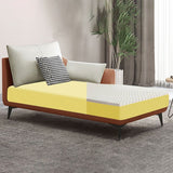 Chaise longue moderna con braccioli incassati e un bracciolo in ecopelle