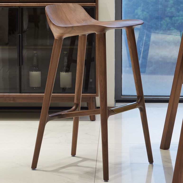 Taburete de barra de madera maciza interior taburete de sala de estar con reposapiés