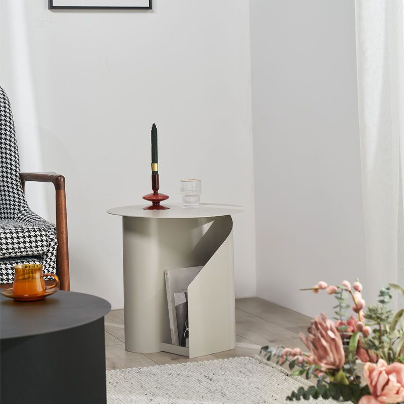 18,5 "hohe moderne mentale abstrakte Seitentisch Rundendend -Tisch mit Lagerung