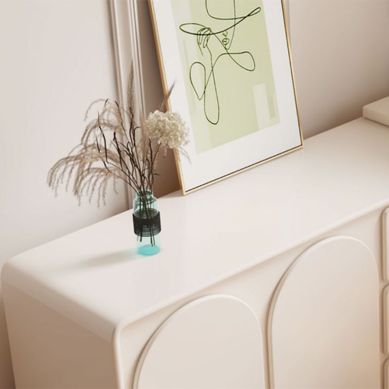 Eigentijdse wit verlichte spiegel slaapkamer met lade ijdelheid kleedtafel