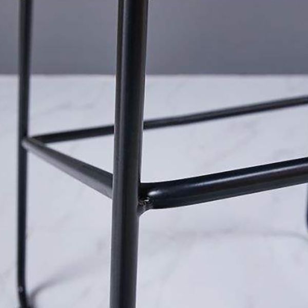 Tabouret de comptoir sans accoudoirs à dossier moderne, haut en métal avec coussin en plastique