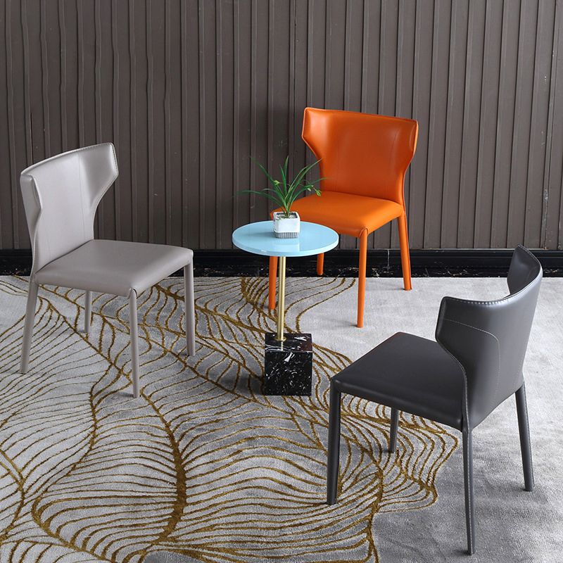 デザイナースタイルのホテルウィングバックチェアレザーマット仕上げダイニングチェア