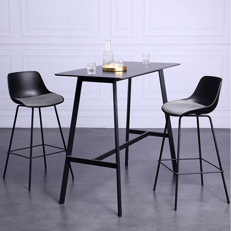 Modern Plastic Bar-stool Bucket Seat Counter Bar Stool with Metal Legs Clearhalo 'Bar Furniture' 'Bar Stools' 'bar_stools' 'furn' 'furn_bar_stools' 'Furniture' 'Kitchen & Dining Furniture' 1200x1200_ce8e7e77-f445-4863-8369-2750a2bcf7e0