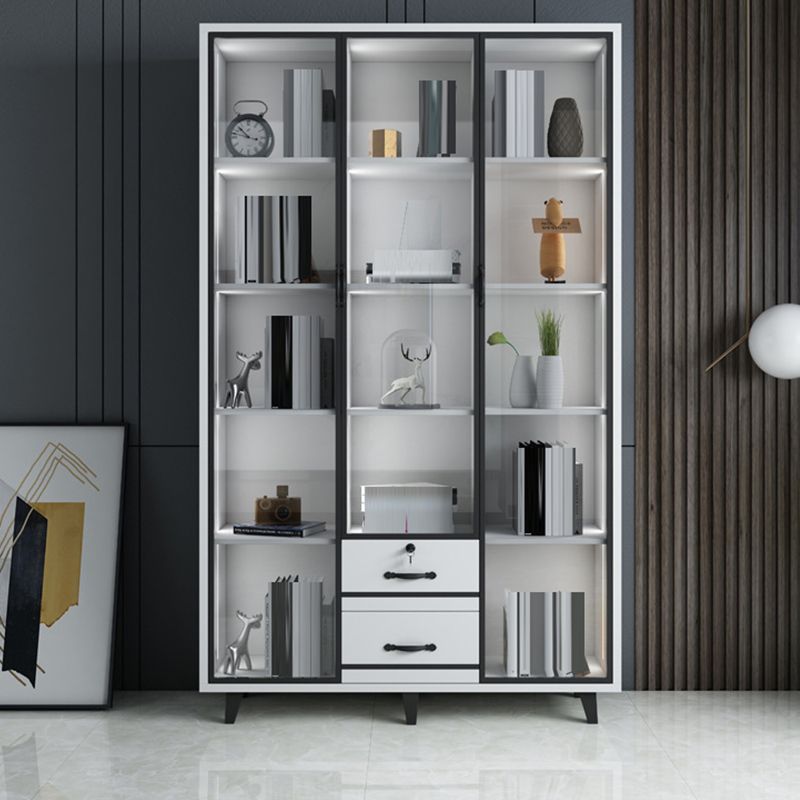 Eigentijdse boekenkast gesloten terug ontworpen houten boekenplank voor slaapkamer