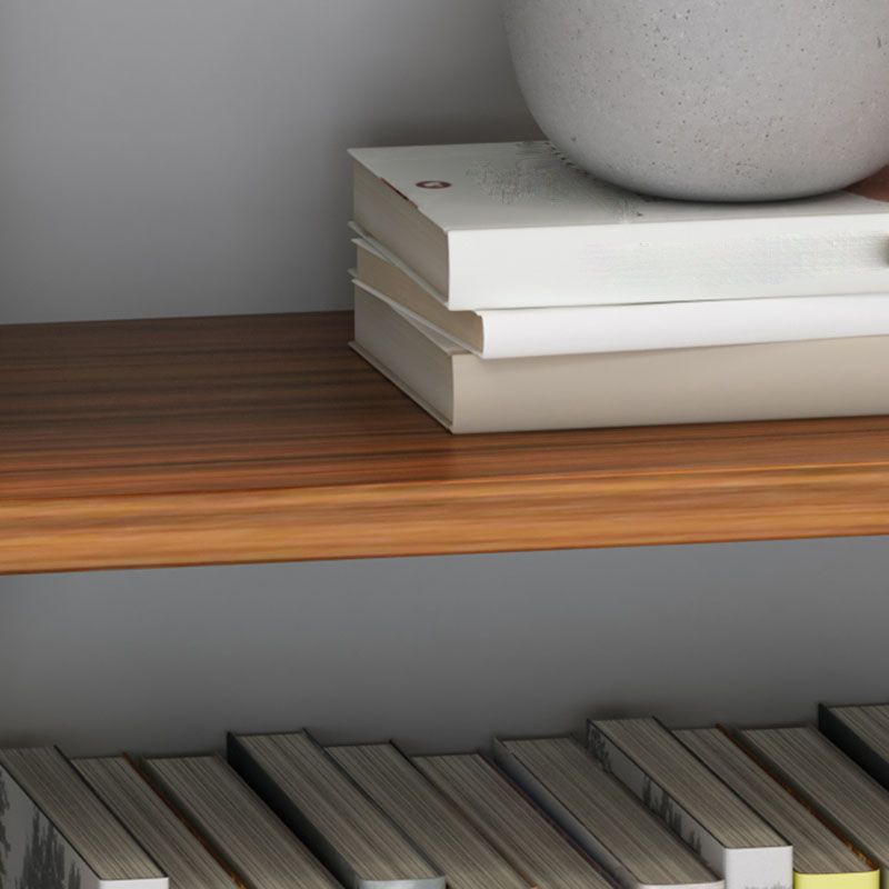 Libreria in legno ingegnerizzato industriale chiuso.