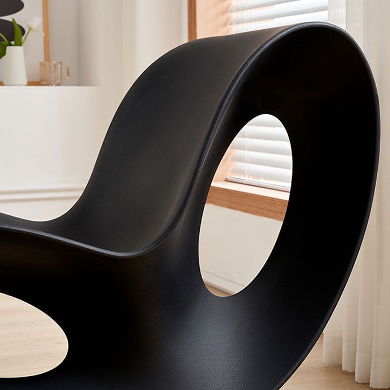 Chaise à bascule contemporaine chaise à bascule en acrylique de couleur solide sans accoudoir