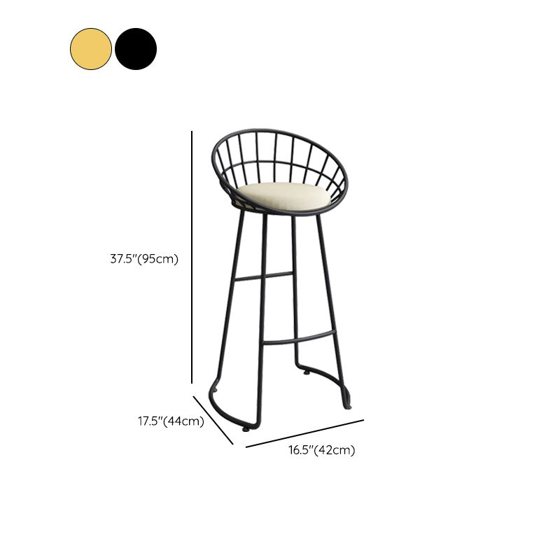 Taburetes modernos y tapizados de barra de interior con base de metal