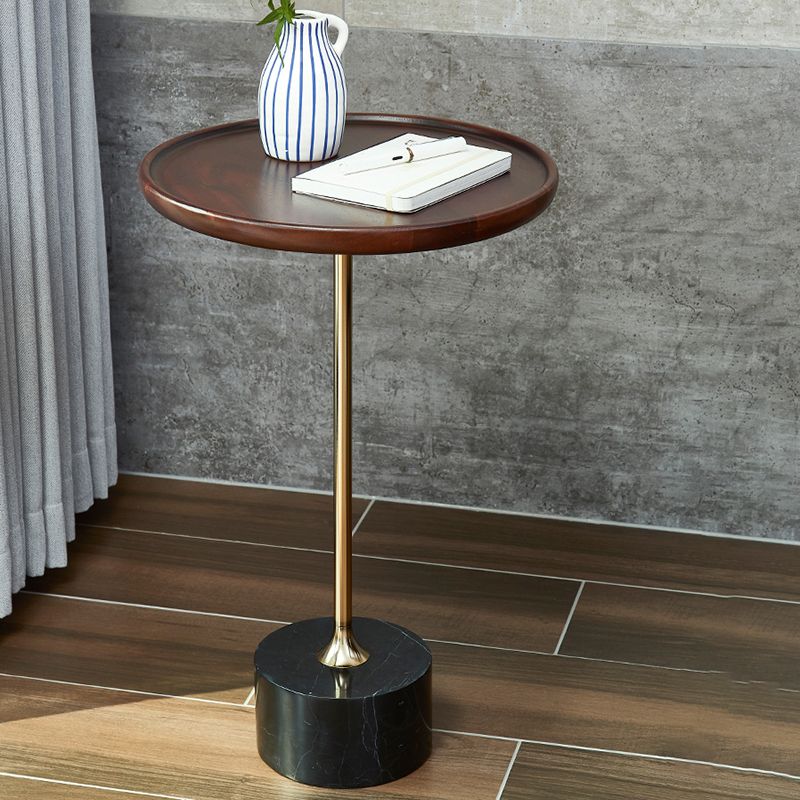 コンテンポラリーウッドラウンドトップサイドテーブル大理石の台座エンドテーブル