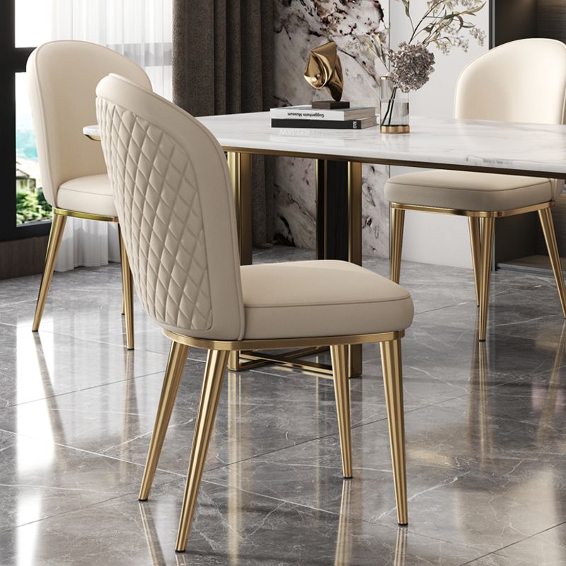 Chaise d'appoint en cuir, chaise de salle à manger à Base dorée Glam pour le salon