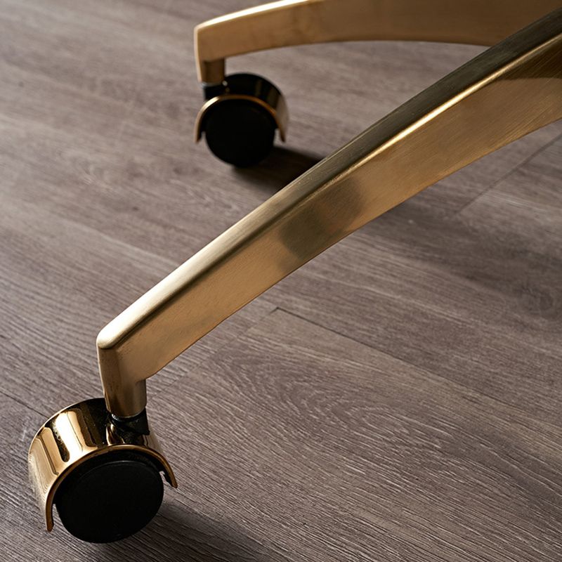 Chaise de bureau en cuir à dos moyen