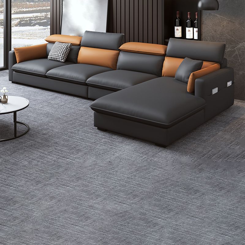 Divano contemporaneo di divano in pelle finta con cuscini di padri