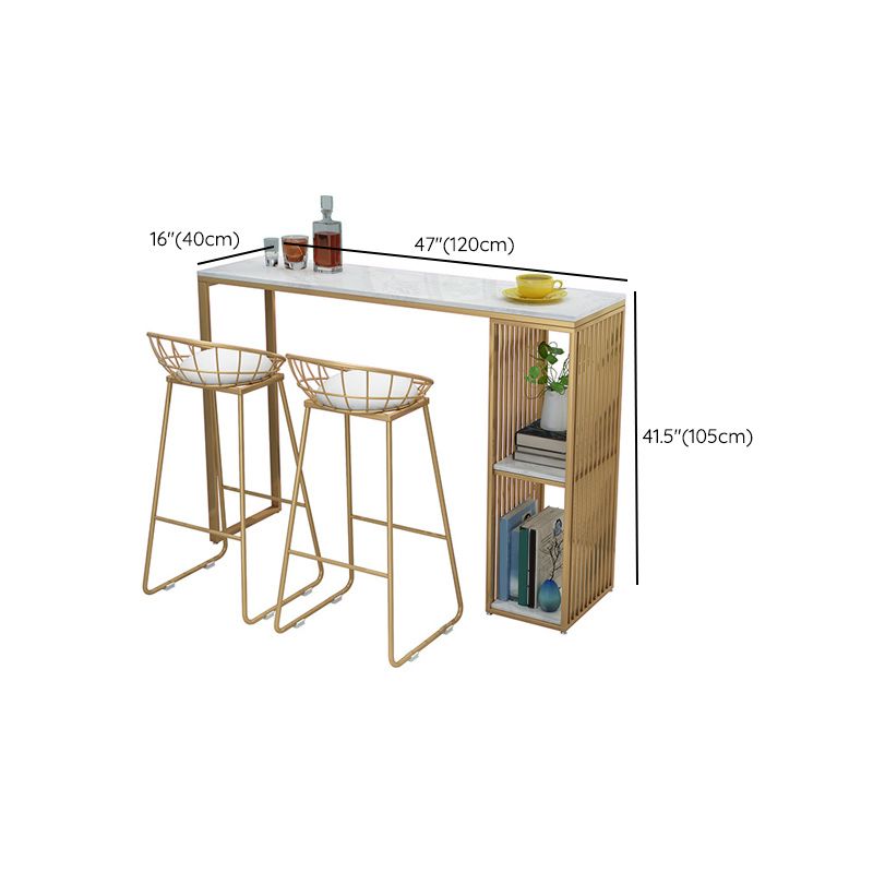 Mesa de pub con base dorada, mármol sintético y mesa de bar blanca con 2 estantes