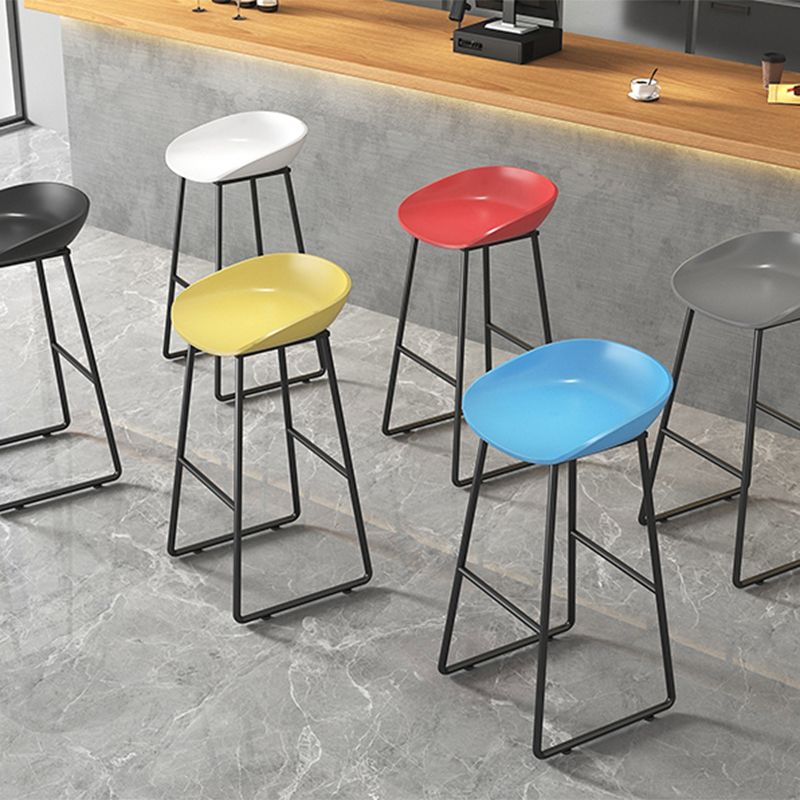 Modern Style Plastic Backless Counter High Stool with Metal Base Clearhalo 'Bar Furniture' 'Bar Stools' 'bar_stools' 'furn' 'furn_bar_stools' 'Furniture' 'Kitchen & Dining Furniture' 1200x1200_d01af531-0506-4a7a-9526-9152aea00315