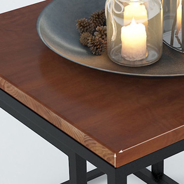 Set di tavolini da caffè nidificante scandinavo con top in legno massiccio e base di ferro