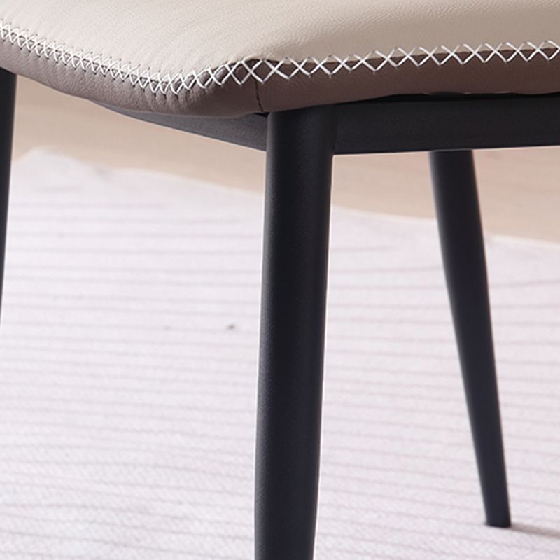 現代のアームレスダイニングチェアフェイクレザーウィングバックサイドチェア