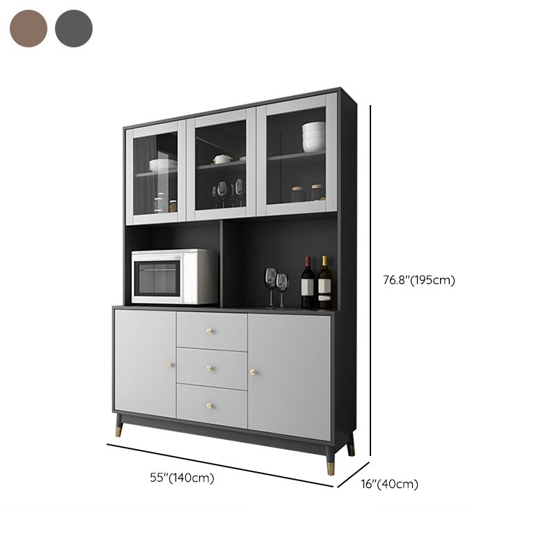 A buffet per la sala da pranzo con pranzo a pranzo contemporaneo