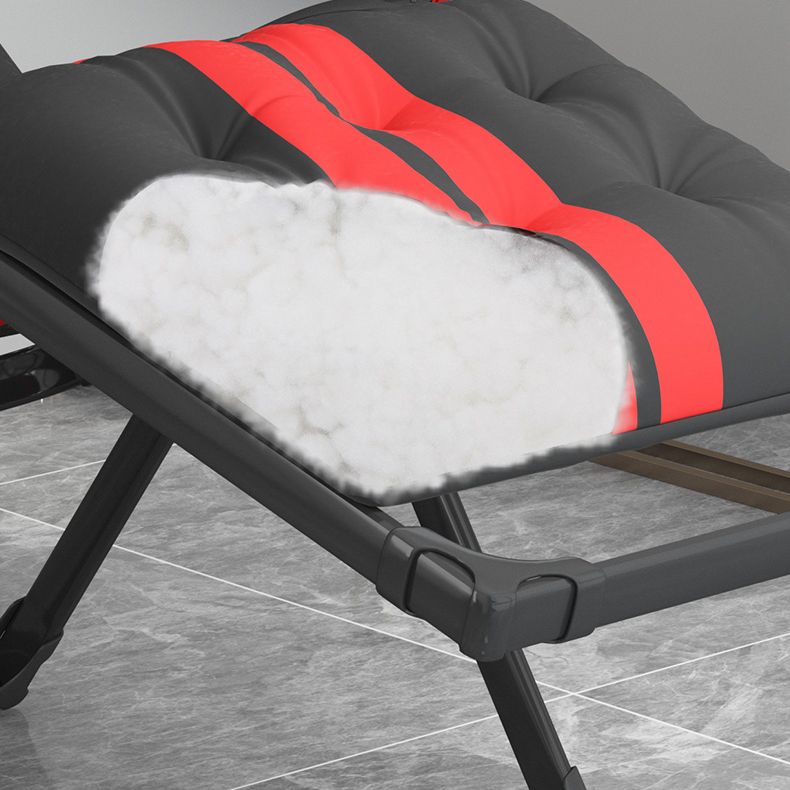 Sedia reclinabile contemporanea con spazio di archiviazione e base nera in metallo