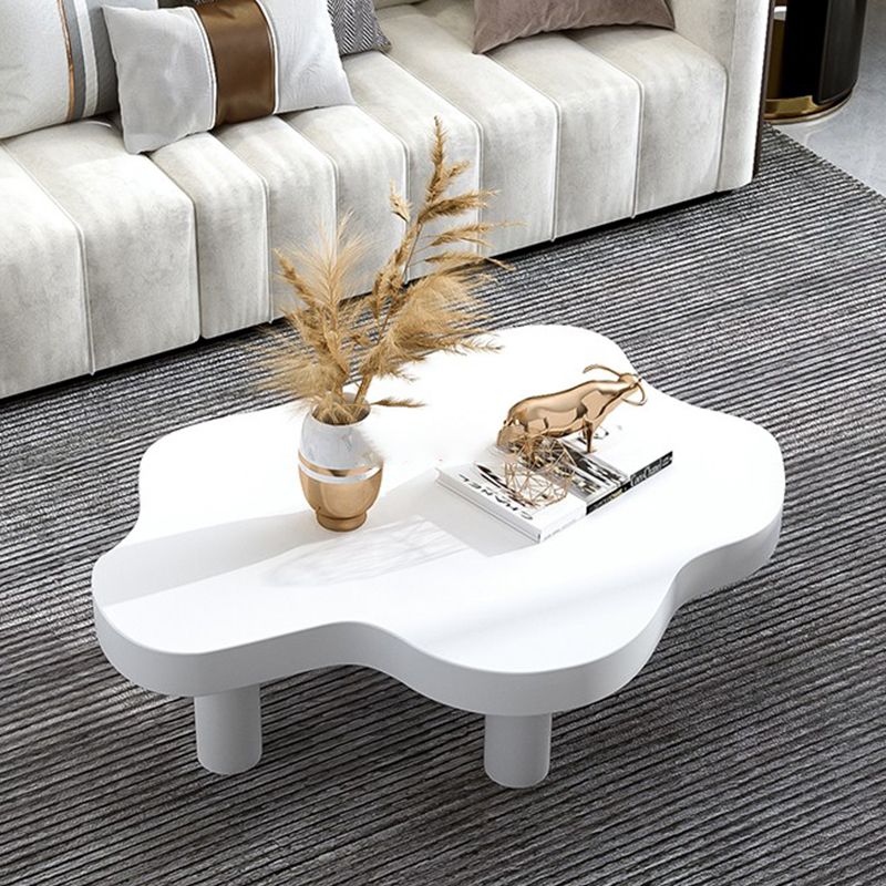 Tavolo da cocktail nordico 3 gambe in legno massiccio tavolino da caffè geometrico