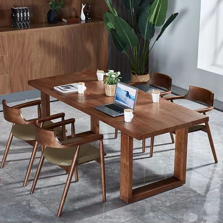 Mesa de comedor de madera sólida mesa rectangular contemporánea con base de trineo