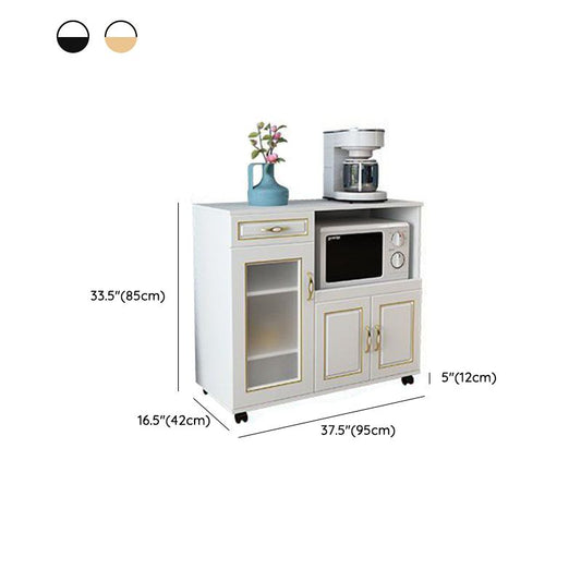 Server ingegnerizzato in ingegnerizzato server di cucina in stile glam con archiviazione aperta