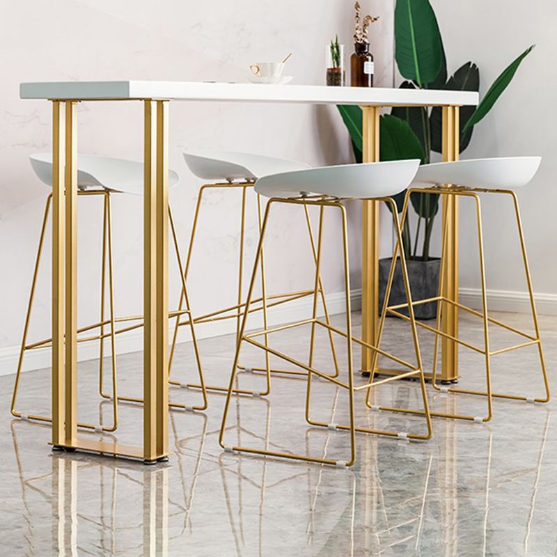 Glam Pub Tisch mit goldenem Metallschlitten rechteckig masser Holz Top Stange Tisch