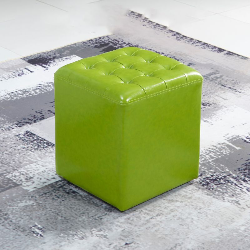 Pouf in pelle giallo quadrata resistente alla macchia contemporanea