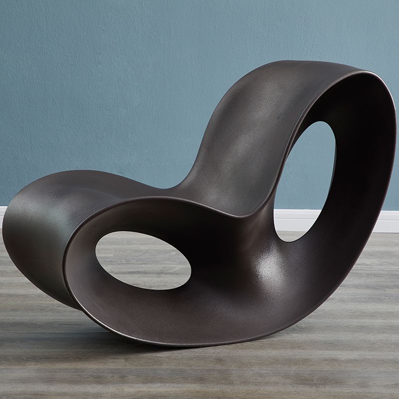 Chaise à bascule à bascule contemporain en plastique et chaise de culbuteur en acrylique