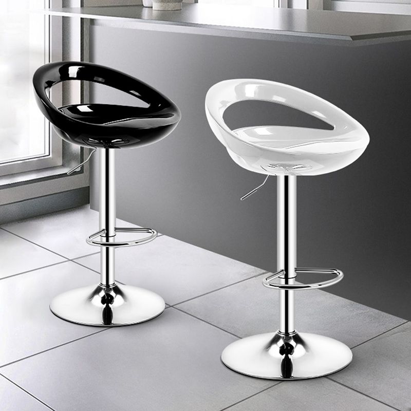 Sgabello moderno di plastica in plastica in plastica inoltre regolabile con poggiapiedi