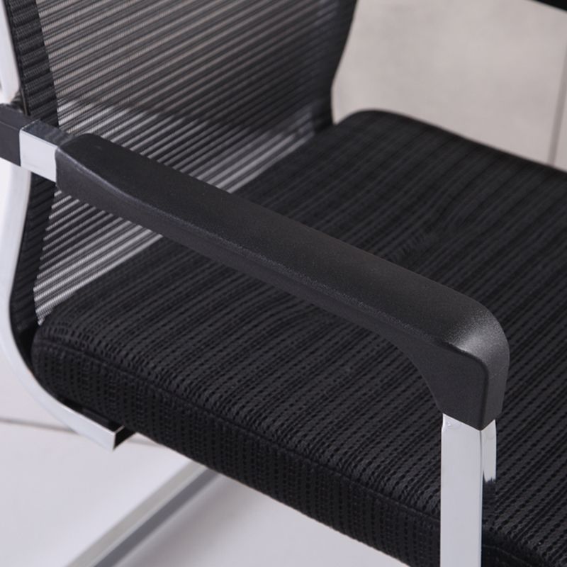 Silla moderna de escritorio de acero negro y naranja con silla de oficina en casa mediana y alta