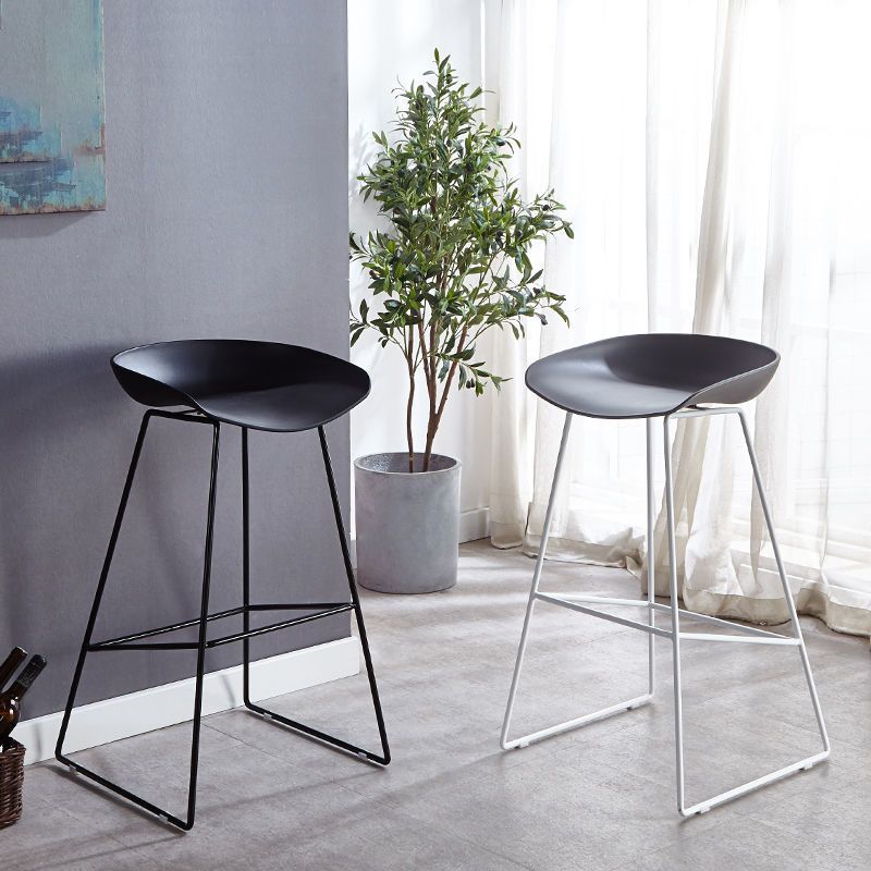 Scandinavian Coffee Shop Footrest Stool Matte Finish Plastic Bar Stool Clearhalo 'Bar Furniture' 'Bar Stools' 'bar_stools' 'Furniture' 'furniture_bar_stools' 'Kitchen & Dining Furniture' 1200x1200_d3060d71-3e55-4dc4-acaf-f1e8b0fae1f1