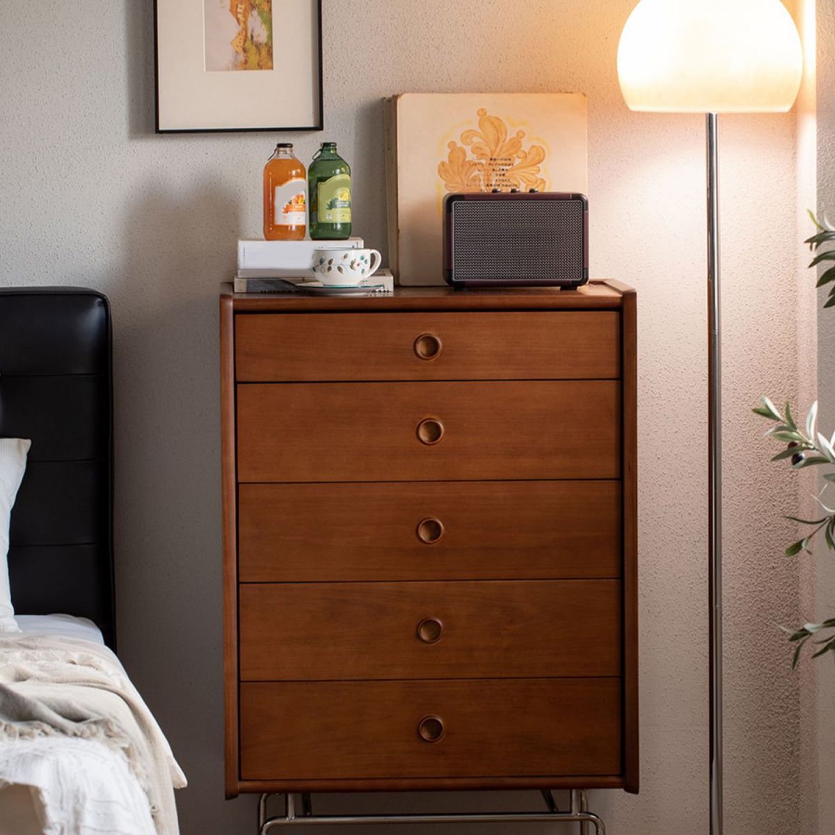 Coffre d'accent carré de poitrine moderne et contemporain en finition antique