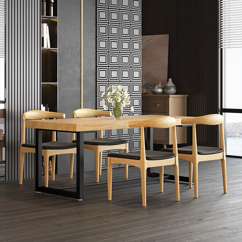 Industriële eettafel op schraagbasis Rechthoekige massief houten eettafel
