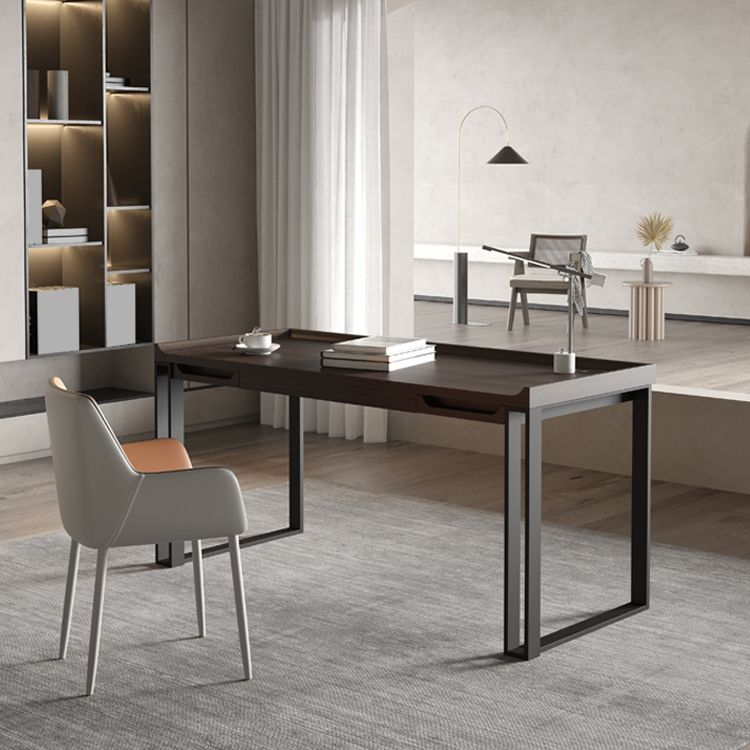 Rechteckiger zeitgenössischer Schreibtisch konstruiertes Holzbüroschalter mit Beinen