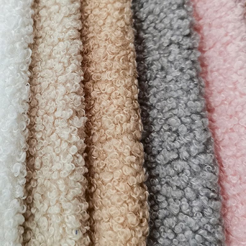 Sofá curvado contemporáneo del brazo inclinado de lana para sala de estar, apartamento