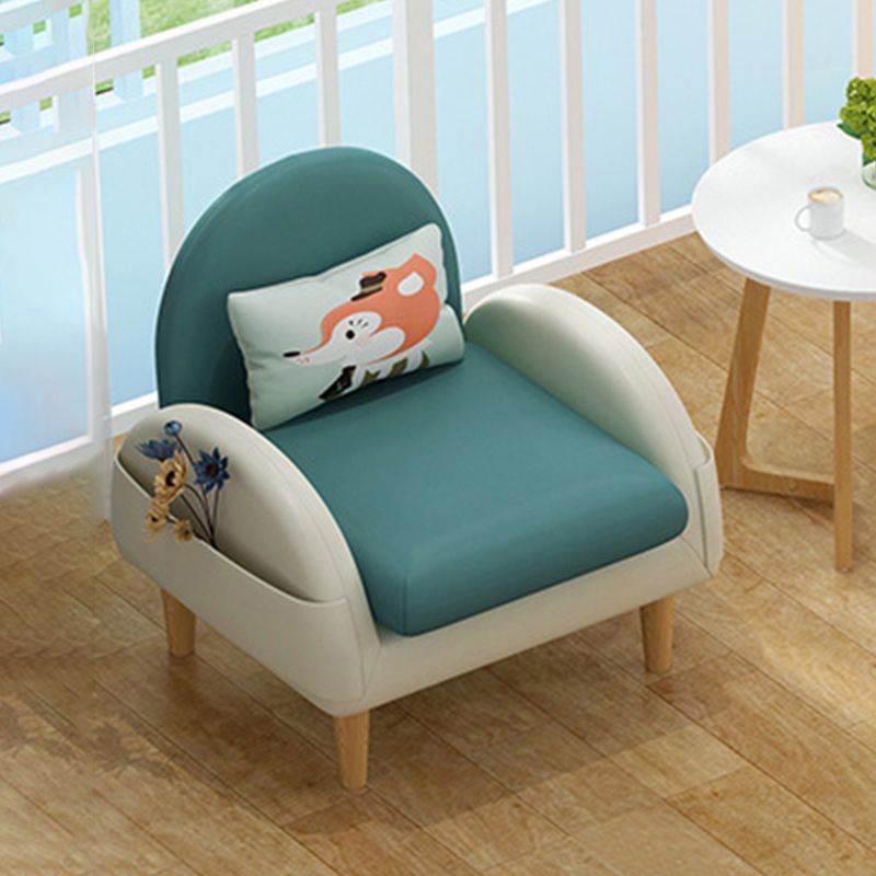 Divano retro con cuscino in pelle finta con spazio per soggiorno e appartamento