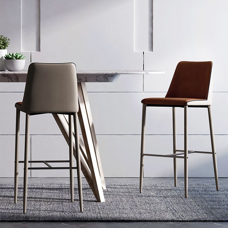 Sgabelli da bar in pelle con finto.