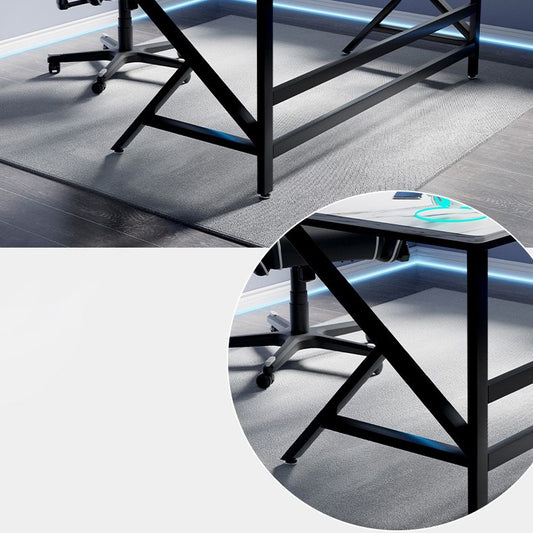 Hedendaagse computerbureau thuisstone bureau met zwarte benen