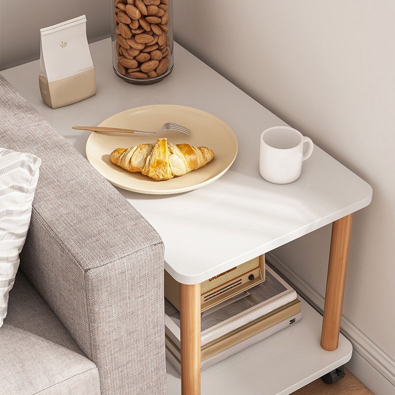 Skandinavisches Holz 4 -Bein Beistelltisch natürlicher/weißer Endtisch mit Rollen