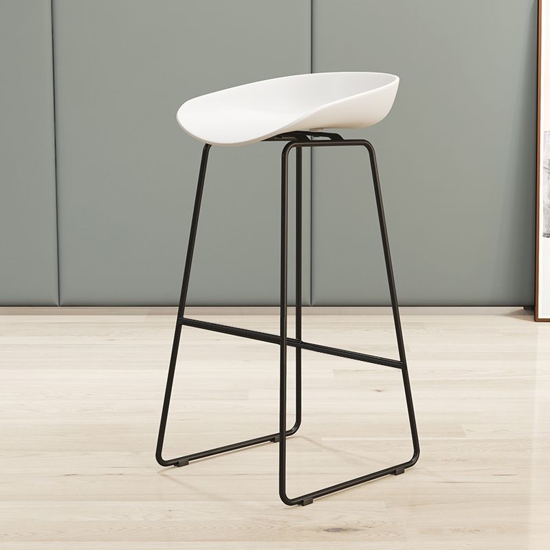 Modern Style Iron Bar Stool with Footrest Nordic Style Tavern Simple Bar Stool Clearhalo 'Bar Furniture' 'Bar Stools' 'bar_stools' 'furn' 'furn_bar_stools' 'furniture_bar_stools' 'Kitchen & Dining Furniture' 'kitchen&dining_furn' 'kitchen' 'kitchen_furn' Furniture' 1200x1200_d5546b0e-8719-4710-aace-f196fdae6e89