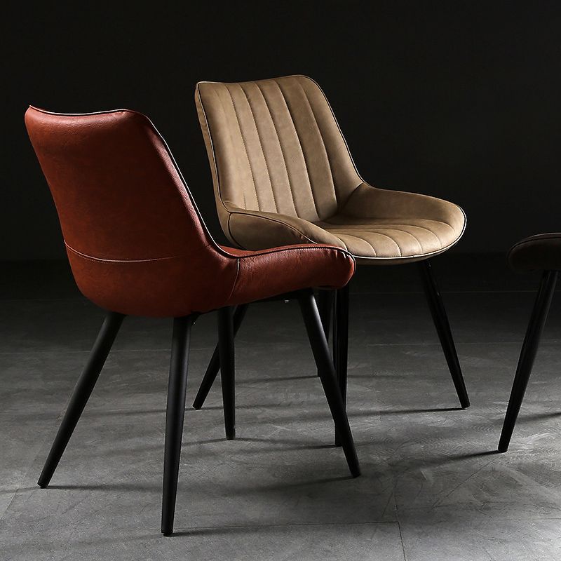 Chaises latérales sans bras de style industriel avec des jambes en métal pour la cuisine